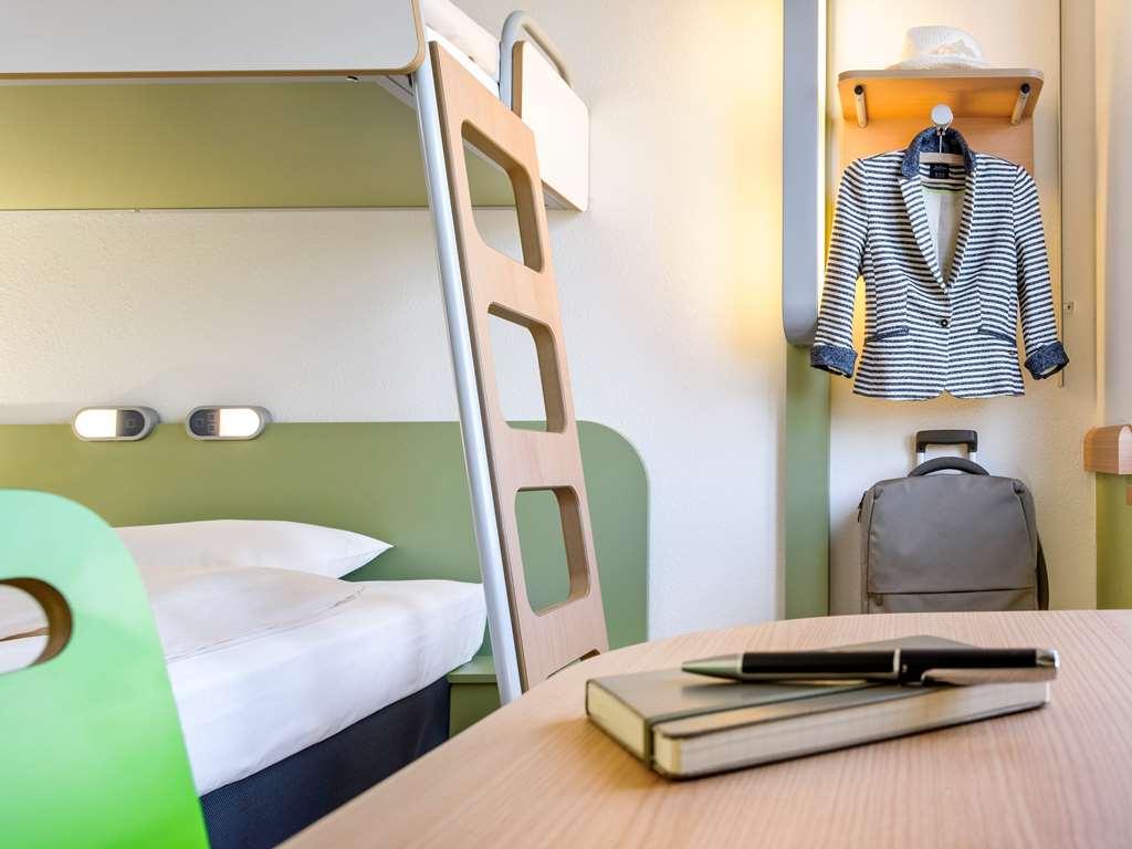 Ibis Budget Velizy Camera foto